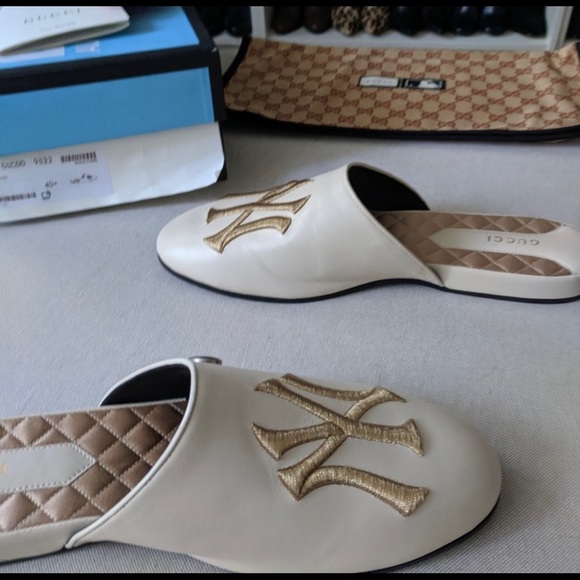 GUCCI Ivory Gold New York Yankees slides mules - Picture 7 of 7